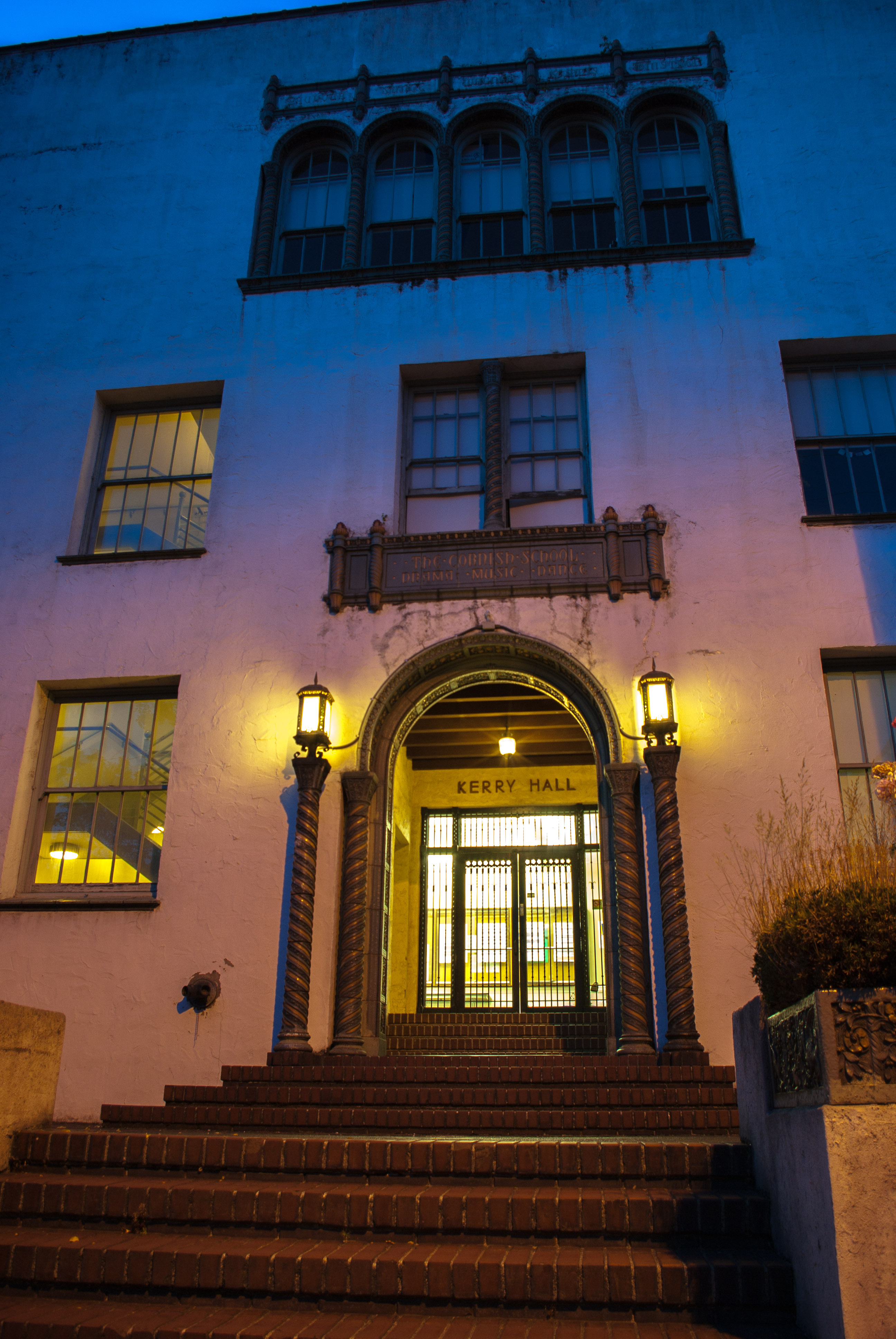 Cornish_College_of_the_Arts,_Kerry_Hall_(side_view)